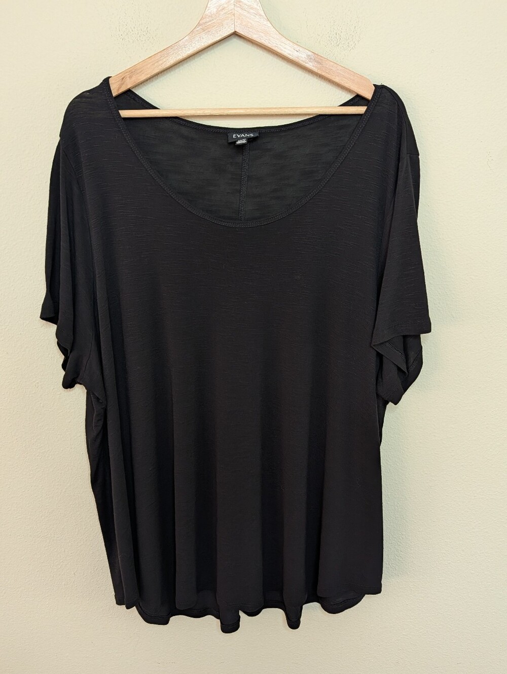 Evans Black Scoop Neck Tee Size 30/32